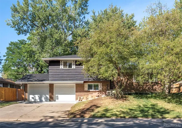 Photo 2 of Single family home for sale at 2161 S Allison Ct, Lakewood, CO 80227 | MLS# 8635329 | Listing updated on 2026-09-21