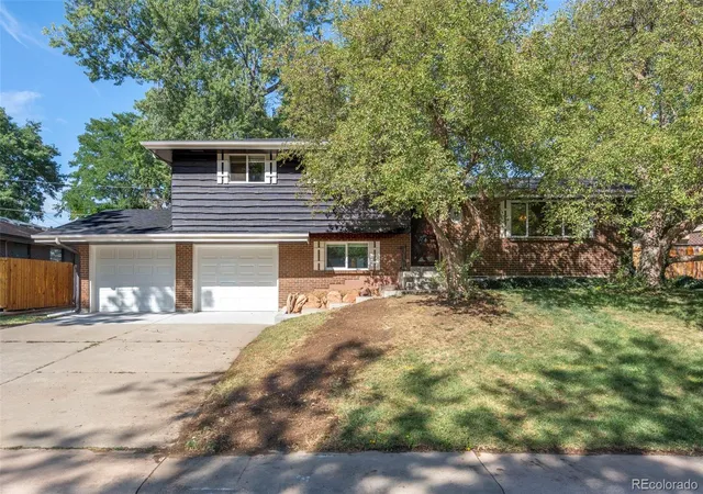 Photo 3 of Single family home for sale at 2161 S Allison Ct, Lakewood, CO 80227 | MLS# 8635329 | Listing updated on 2026-09-21
