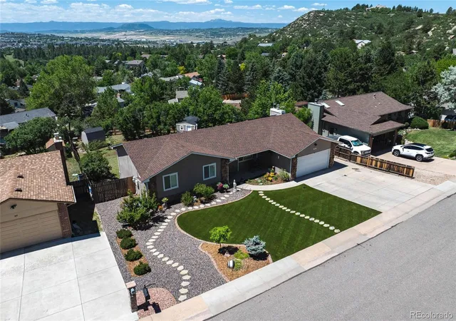 Photo 2 of Single family home for sale at 455 Gordon Dr, Castle Rock, CO 80104 | MLS# 9399366 | Listing updated on 2026-09-15