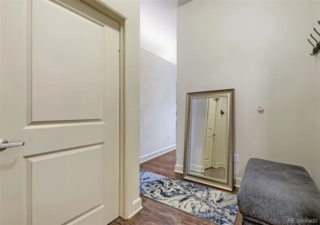 Listing Photo 4 - Condo for sale in building located at 5677 S Park Pl, Englewood, CO 80111 - Unit #D105