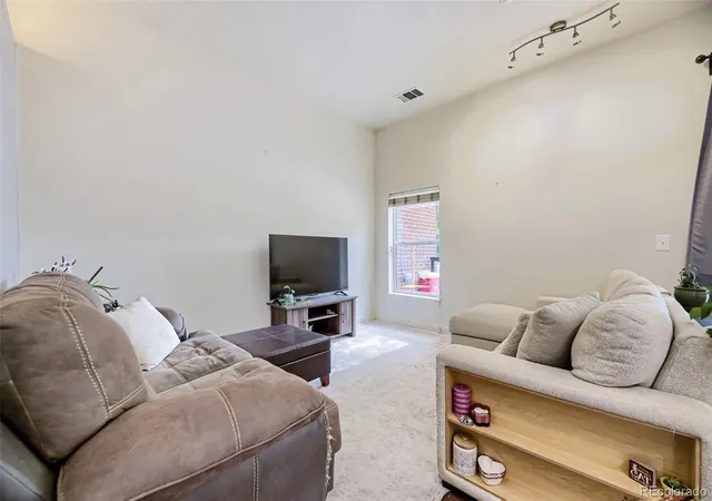 Listing Photo 5 - Condo for sale in building located at 5677 S Park Pl, Englewood, CO 80111 - Unit #D105
