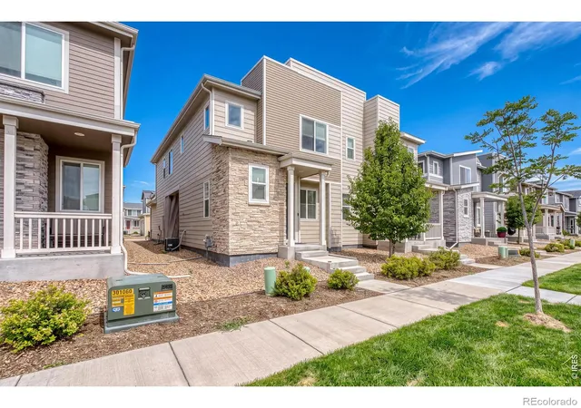 Photo 3 of Single family home for sale at 5328 Spalding Pl, Frederick, CO 80504 | MLS# IR1068167 | Listing updated on 2026-10-01