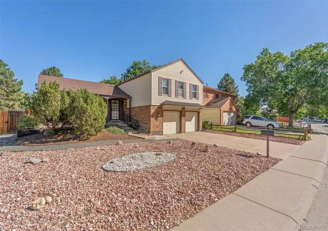 Photo 2 of Single family home for sale at 14835 E Caspian Pl, Aurora, CO 80014 | MLS# 2129637 | Listing updated on 2026-09-08