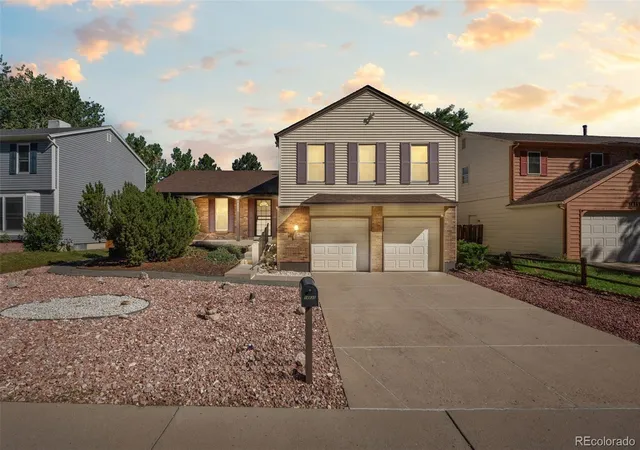 Photo 3 of Single family home for sale at 14835 E Caspian Pl, Aurora, CO 80014 | MLS# 2129637 | Listing updated on 2026-09-08