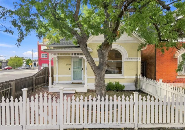 Photo 3 of Single family home for sale at 2909 Glenarm Pl, Denver, CO 80205 | MLS# 9237988 | Listing updated on 2026-10-03
