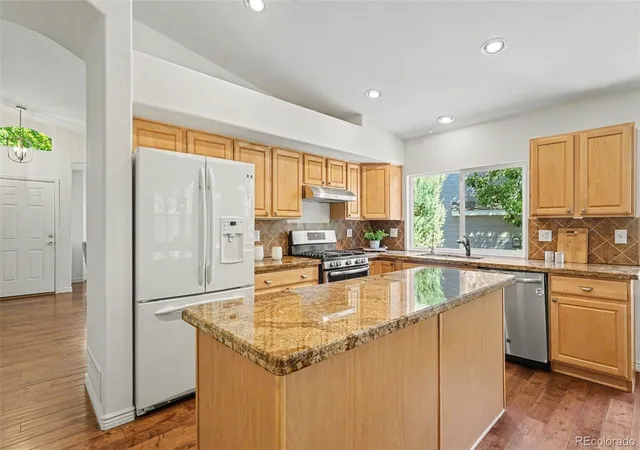 Photo 3 of Single family home for sale at 8128 Spikegrass Ct, Castle Pines, CO 80108 | MLS# 8026917 | Listing updated on 2026-09-28