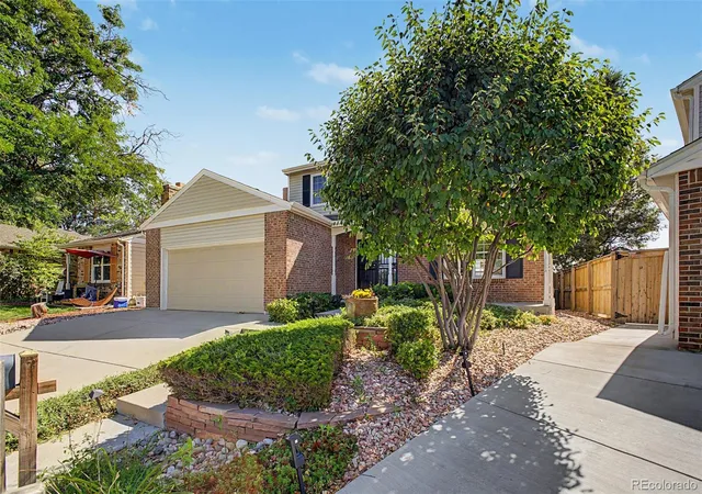 Photo 3 of Single family home for sale at 487 S Kingston Cir, Aurora, CO 80012 | MLS# 3327800 | Listing updated on 2026-10-08