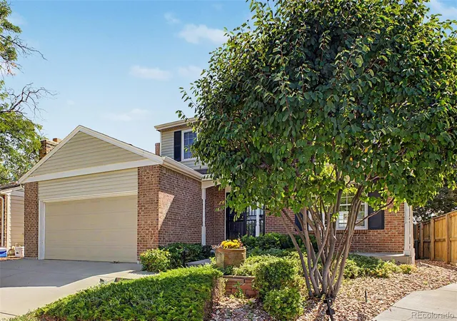Photo 4 of Single family home for sale at 487 S Kingston Cir, Aurora, CO 80012 | MLS# 3327800 | Listing updated on 2026-10-08