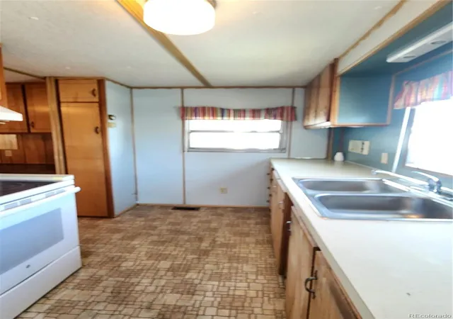 Photo 4 of Manufactured home for sale at 729 17th Avenue, Longmont, CO 80501 | MLS# 9249220 | Listing updated on 2026-09-08