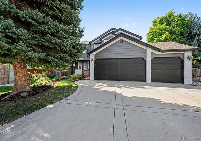 Photo 3 of Single family home for sale at 9026 W Remington Pl, Littleton, CO 80128 | MLS# 8260467 | Listing updated on 2026-10-02