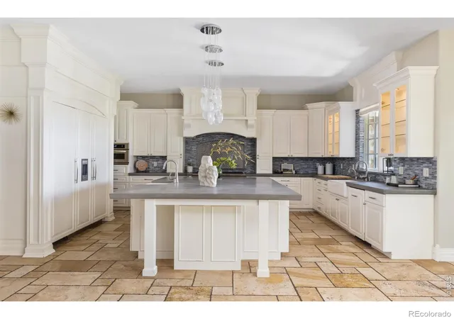 Photo 3 of Single family home for sale at 8925 Mountain View Ln, Boulder, CO 80303 | MLS# IR1068179 | Listing updated on 2026-09-22