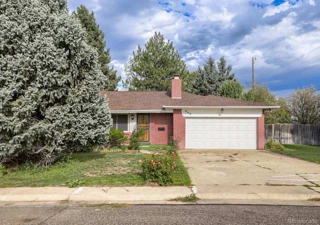 Photo 2 of Single family home for sale at 600 Everett St, Lakewood, CO 80215 | MLS# 8931127 | Listing updated on 2026-09-23