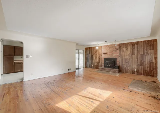 Photo 3 of Single family home for sale at 600 Everett St, Lakewood, CO 80215 | MLS# 8931127 | Listing updated on 2026-09-23
