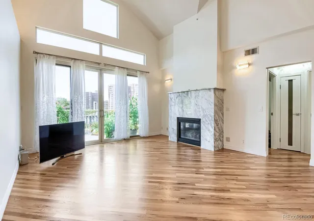 Listing Photo 3 - Condo for sale in building located at 111 S Monroe St, Denver, CO 80209 - Unit #B306