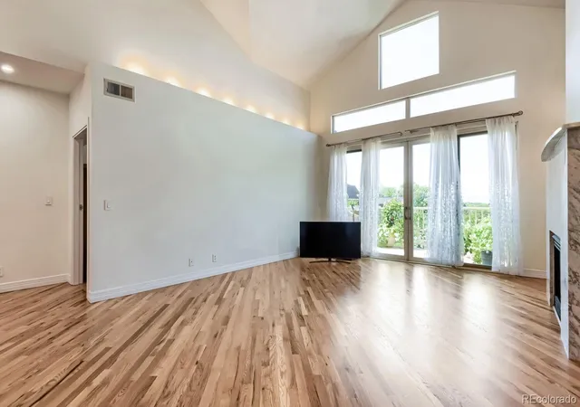 Listing Photo 4 - Condo for sale in building located at 111 S Monroe St, Denver, CO 80209 - Unit #B306