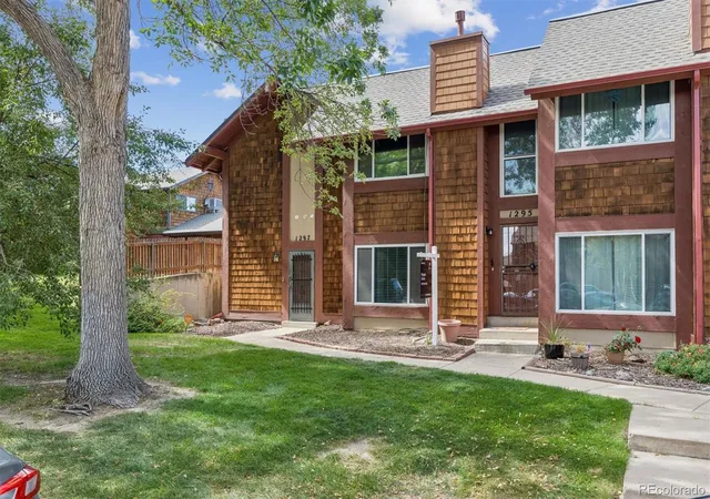 Photo 2 of Townhouse for sale at 1295 S Dillon Way, Aurora, CO 80012 | MLS# 8346530 | Listing updated on 2026-10-23