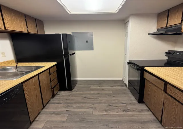 Listing Photo 3 - Condo for sale in building located at 1850 S Pitkin Cir, Aurora, CO 80017 - Unit #B