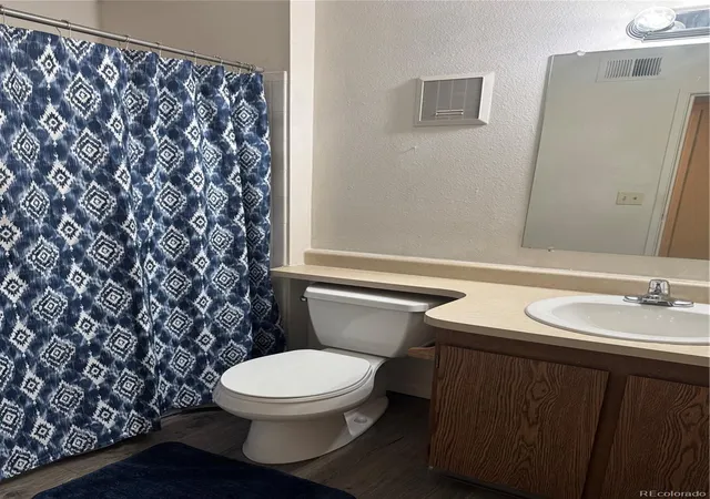 Listing Photo 4 - Condo for sale in building located at 1850 S Pitkin Cir, Aurora, CO 80017 - Unit #B