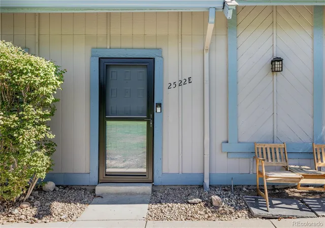 Photo 3 of Sale Pending at 2522 S Worchester Ct #E, Aurora, CO 80014 | MLS# 7552216 | Listing updated on 2026-10-30