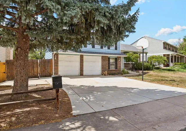 Photo 3 of Single family home for sale at 2031 S Richfield St, Aurora, CO 80013 | MLS# 2214283 | Listing updated on 2026-09-16