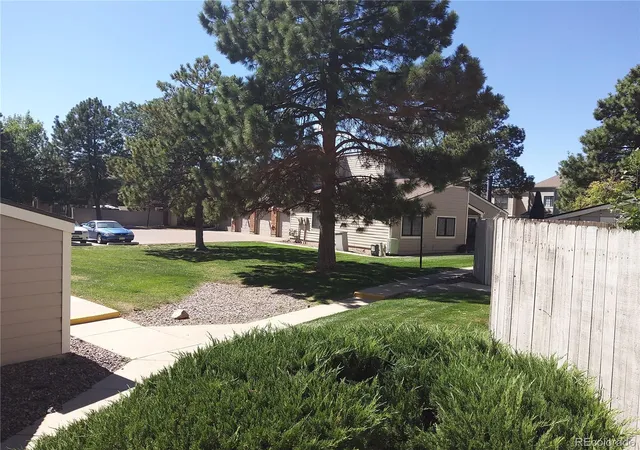 Photo 4 of Townhouse for sale at 8761 Yukon St, Arvada, CO 80005 | MLS# 1847000 | Listing updated on 2026-09-19