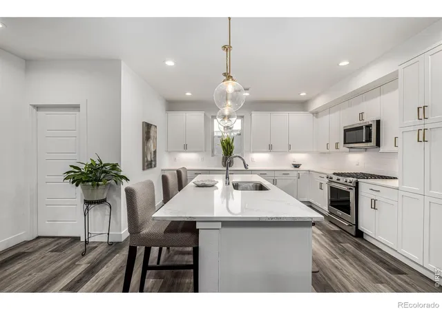 Photo 3 of Townhouse for sale at 6820 E Lowry Blvd, Denver, CO 80230 | MLS# IR1068228 | Listing updated on 2026-10-10