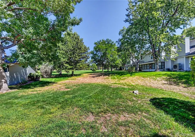 Listing Photo 1 - Condo for sale in building located at 2784 S Wheeling Wy, Aurora, CO 80014 - Unit #