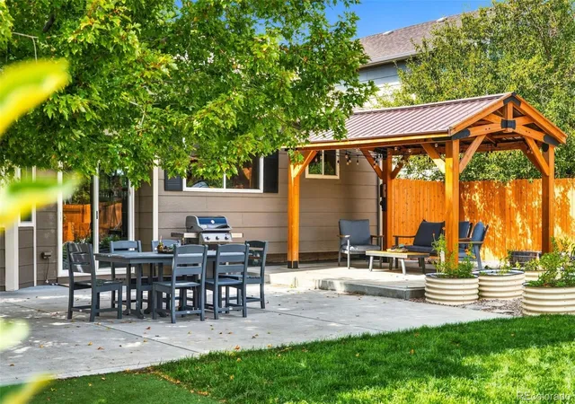Photo 4 of Single family home for sale at 4280 Deer Watch Dr, Castle Rock, CO 80104 | MLS# 4494720 | Listing updated on 2026-09-23