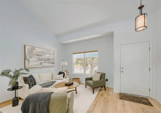 Photo 2 of Single family home for sale at 1467 Lincoln Cir, Longmont, CO 80501 | MLS# 6548256 | Listing updated on 2026-09-23