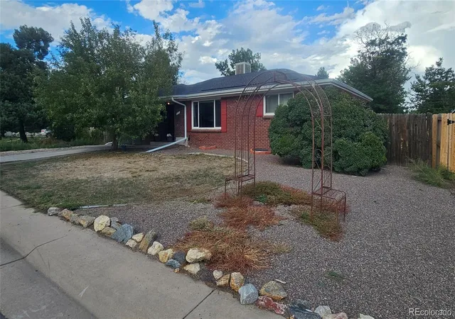 Photo 3 of Single family home for sale at 5218 Manitou Rd, Littleton, CO 80123 | MLS# 8211423 | Listing updated on 2026-09-13