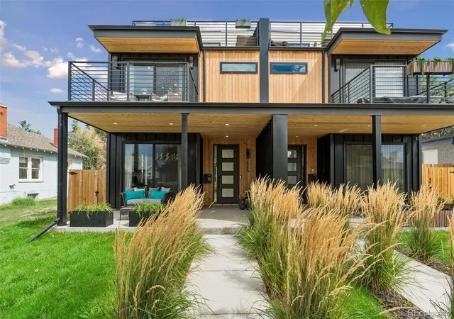 Single family home for sale at 2526 S Lincoln St, Denver, CO 80210 | MLS# 5007975