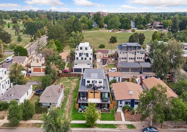 Photo 3 of Single family home for sale at 2526 S Lincoln St, Denver, CO 80210 | MLS# 5007975 | Listing updated on 2026-09-26