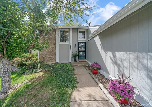 Photo 2 of Single family home for sale at 3821 S Ceylon Way, Aurora, CO 80013 | MLS# 3242970 | Listing updated on 2026-10-09