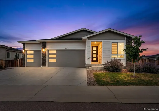 Photo 3 of Single family home for sale at 1592 Maggie Mae Ln, Castle Rock, CO 80104 | MLS# 8052139 | Listing updated on 2026-09-26