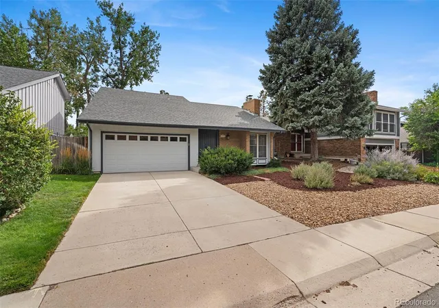 Photo 3 of Single family home for sale at 12256 E Bates Cir, Aurora, CO 80014 | MLS# 5277613 | Listing updated on 2026-10-25