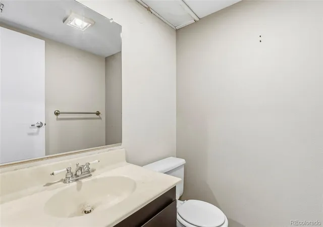 Photo 4 of Townhouse for sale at 16495 E 17th Place #C, Aurora, CO 80011 | MLS# 7453927 | Listing updated on 2026-09-14
