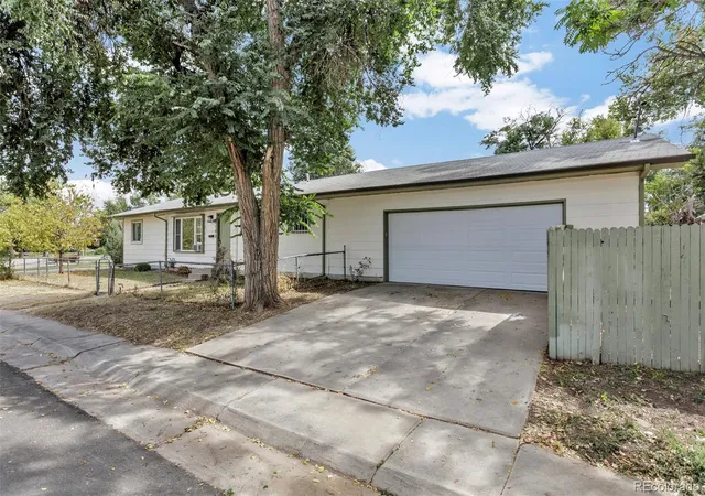 Photo 1 of Single family home for sale at 9190 E 19th Avenue, Aurora, CO 80010 | MLS# 6351290 | Listing updated on 2026-10-11