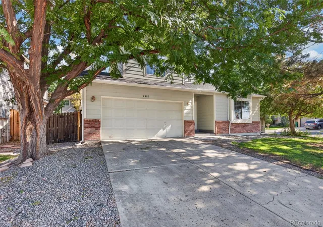 Photo 3 of Single family home for sale at 2490 S Salida Way, Aurora, CO 80013 | MLS# 8478617 | Listing updated on 2026-09-15