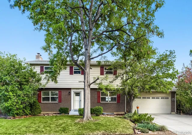 Photo 1 of Single family home for sale at 6926 S Ogden Ct, Littleton, CO 80122 | MLS# 2256718 | Listing updated on 2026-09-13
