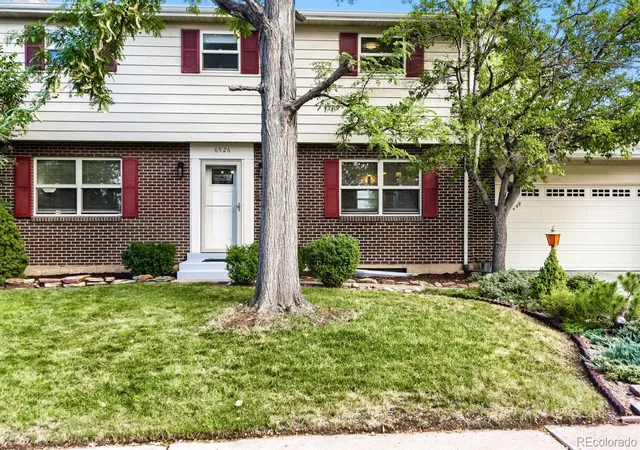 Photo 2 of Single family home for sale at 6926 S Ogden Ct, Littleton, CO 80122 | MLS# 2256718 | Listing updated on 2026-09-13