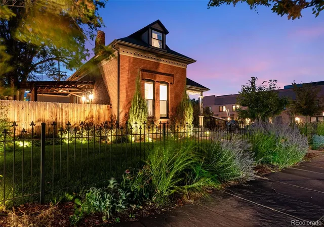 Single family home for sale at 2963 Stout St, Denver, CO 80205 | MLS# 5813504