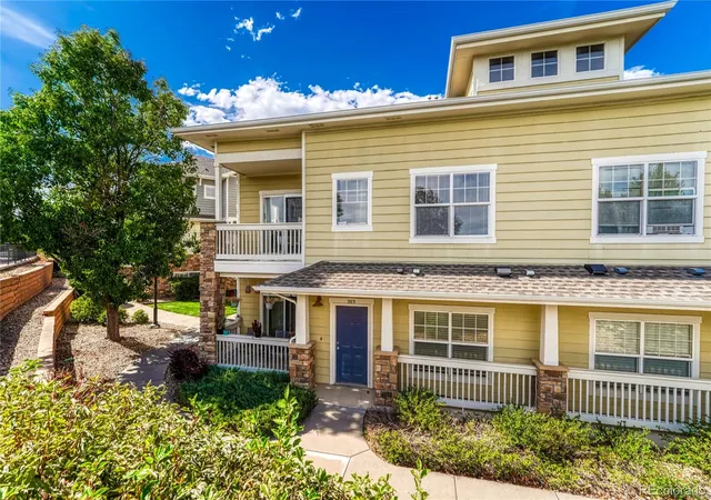 Listing Photo 5 - Condo for sale in building located at 9585 Pearl Cir, Parker, CO 80134 - Unit #203