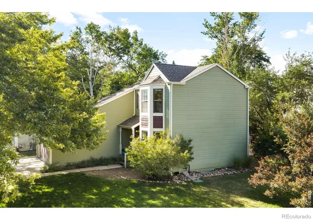 Photo 3 of Single family home for sale at 521 W Sycamore Cir, Louisville, CO 80027 | MLS# IR1068304 | Listing updated on 2026-09-17