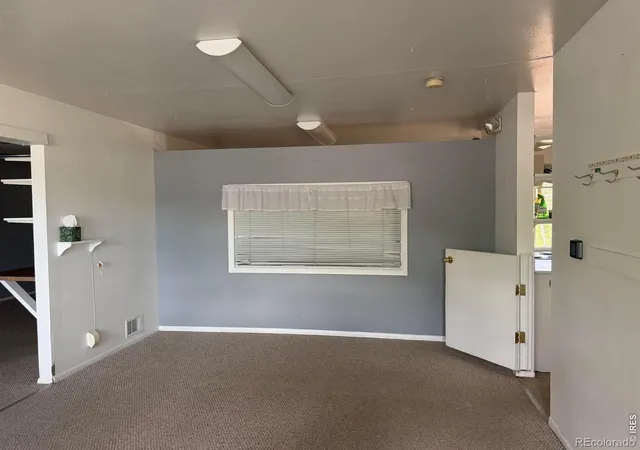 Photo 3 of Single family home for sale at 3695 Martin Dr, Boulder, CO 80305 | MLS# IR1068308 | Listing updated on 2026-09-28