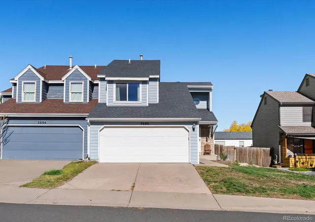 Photo 2 of Townhouse for sale at 3686 S Espana Way, Aurora, CO 80013 | MLS# 6237753 | Listing updated on 2026-10-16