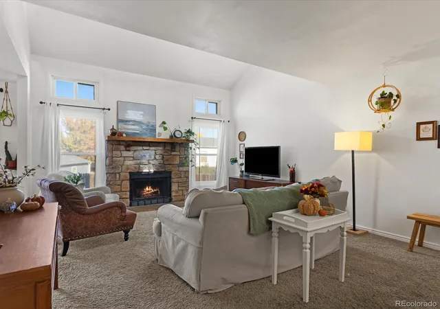Photo 3 of Townhouse for sale at 3686 S Espana Way, Aurora, CO 80013 | MLS# 6237753 | Listing updated on 2026-10-16