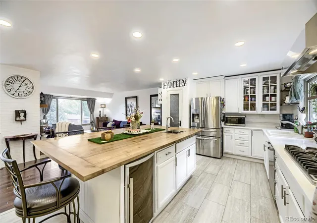Photo 1 of Single family home for sale at 1175 S Welch Cir, Lakewood, CO 80228 | MLS# 3248882 | Listing updated on 2026-10-08