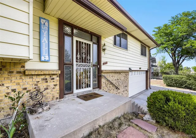 Photo 3 of Single family home for sale at 1175 S Welch Cir, Lakewood, CO 80228 | MLS# 3248882 | Listing updated on 2026-10-08