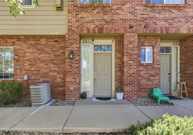 Listing Photo 5 - Condo for sale in building located at 221 Granby Wy, Aurora, CO 80011 - Unit #A