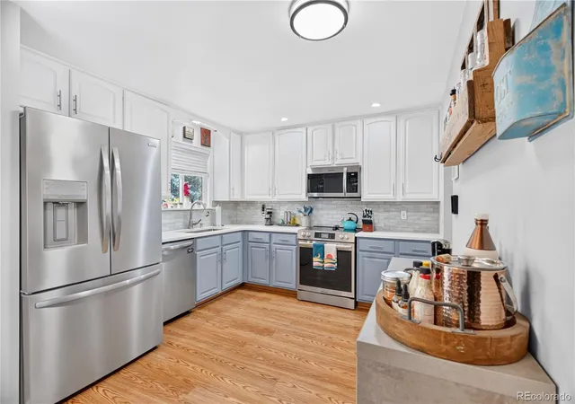 Photo 2 of Single family home for sale at 6995 W Rowland Ave, Littleton, CO 80128 | MLS# 9741387 | Listing updated on 2026-09-26